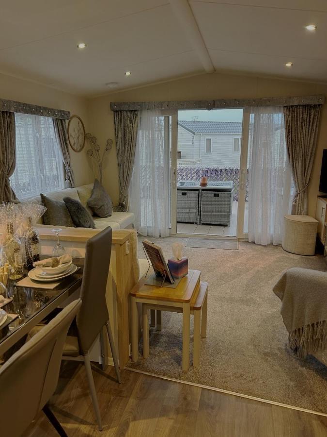 Beautiful Spacious Holiday Home - Romney Sands ニュー・ロムニー エクステリア 写真