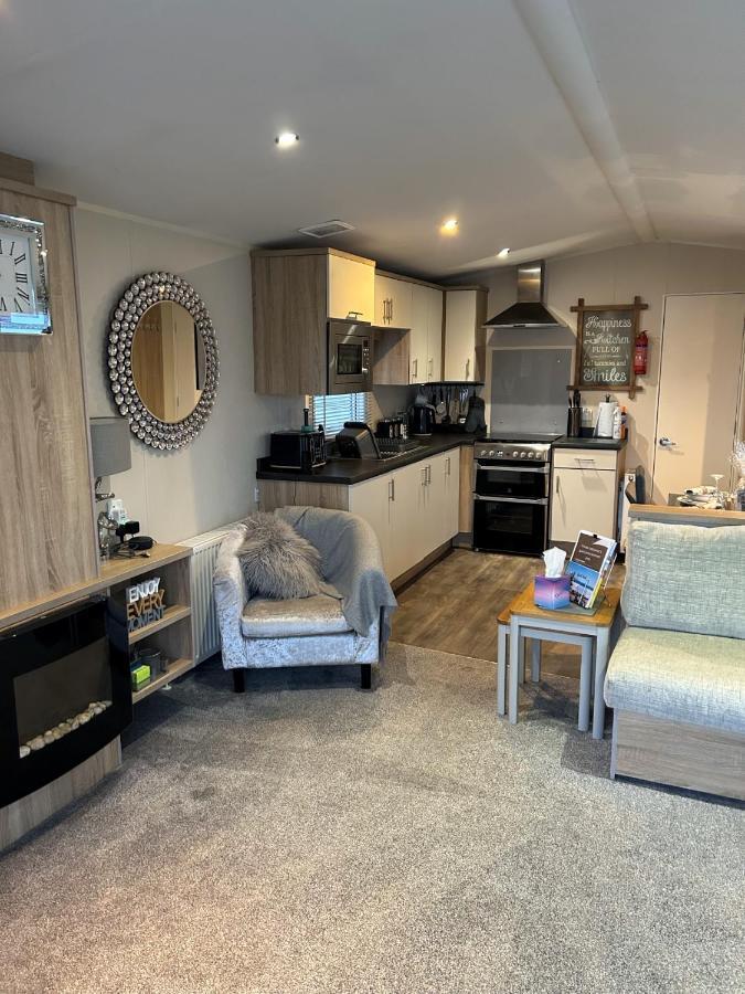 Beautiful Spacious Holiday Home - Romney Sands ニュー・ロムニー エクステリア 写真